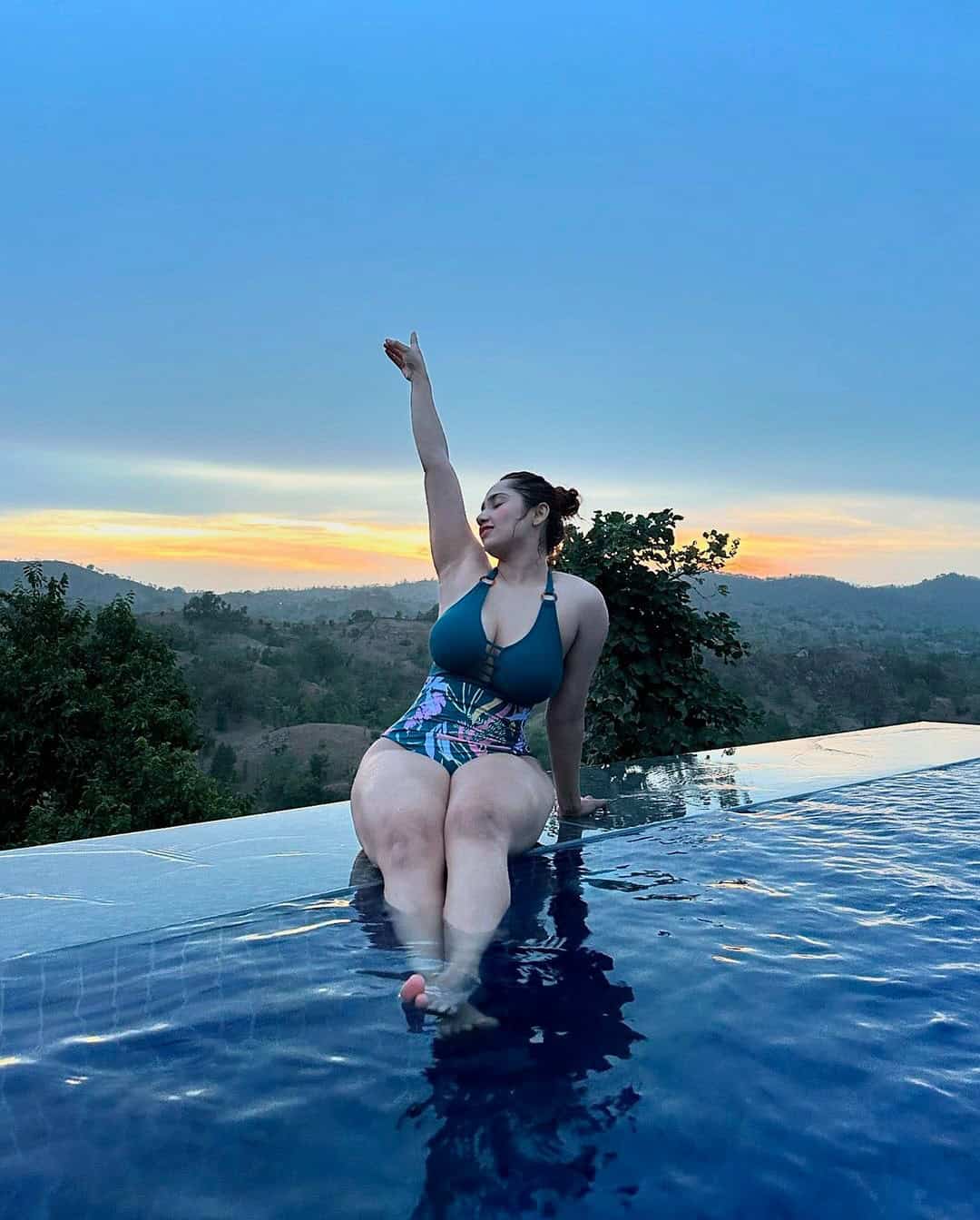 escorts in karachi – trusted escort for completely safe private meetings – photo 12 (image 57)